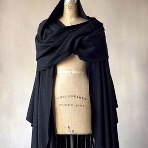Nuit Atelier Mythic Cape gray boile wool